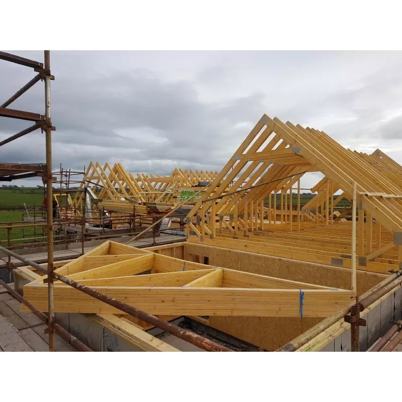 AB21 Joinery craftsman at work